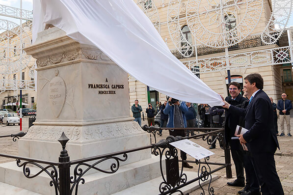 Maglie, cerimonia di inaugurazione della statua di Francesca Capece